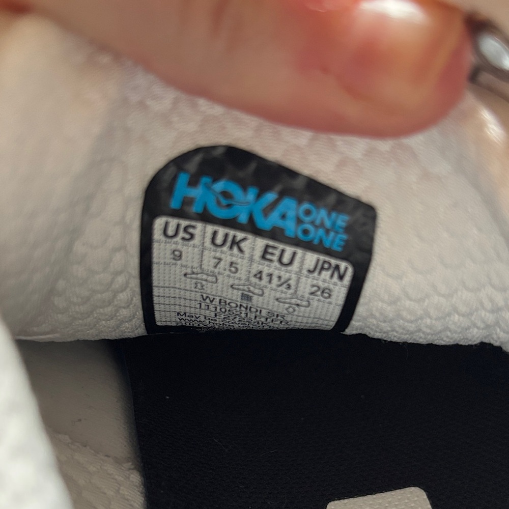 Hoka All-White Non-Slip Shoes - Picture 4 of 4